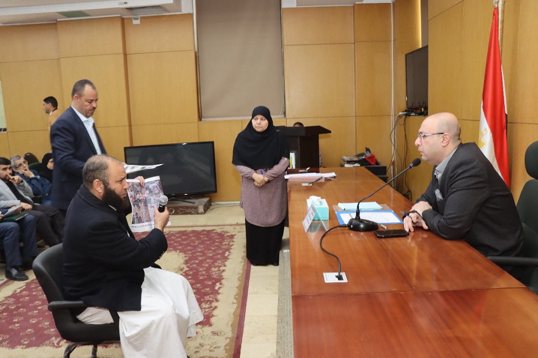 المحافظ يوجه التضامن بصرف إعانات للحالات الفقيرة